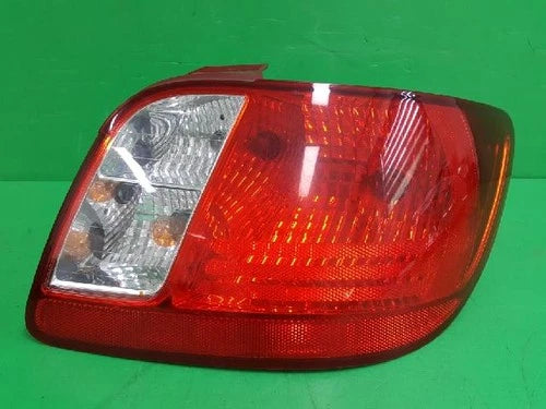 Right rear tail light assembly compatible with Kia Rio 2007, genuine OEM replacement part 924021G000