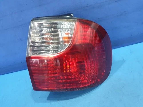 Right outer rear tail light assembly compatible with Hyundai H-1 2002, genuine OEM replacement part 92402 4A500