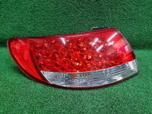 Left rear combination tail light assembly compatible with Hyundai Azera 2006, genuine OEM replacement part 92401 3L001