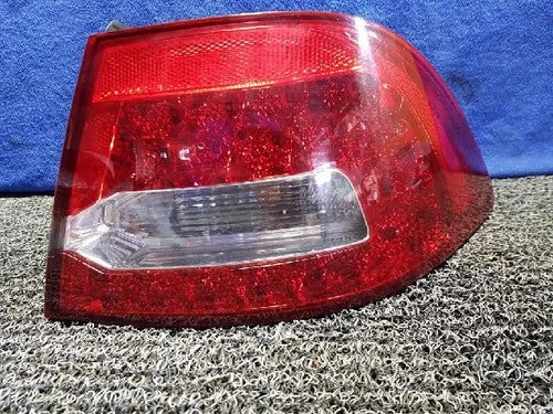 Conjunto de faro/calavera trasero combinado derecho Kia 2010 OEM 92402 2G500