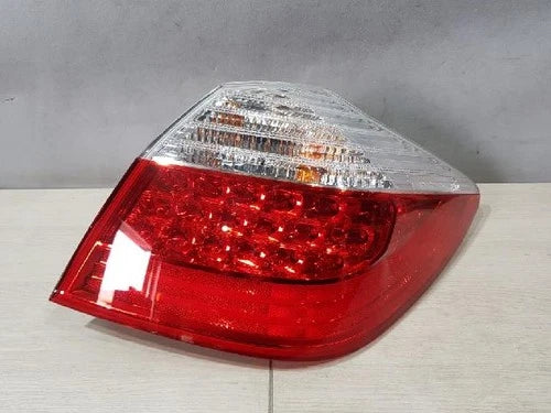 Right rear tail light assembly compatible with Hyundai Genesis Coupe 2011, genuine OEM replacement part 924023M060