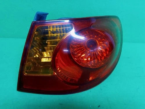Right rear combination tail light assembly OEM 92402 2H000 compatible with Hyundai Elantra 2007