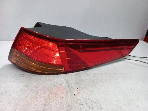 Right rear combination tail light assembly compatible with Kia K5 2012, genuine OEM replacement part 924022T000