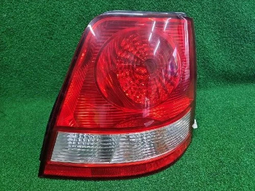 Right rear combination tail light assembly OEM 92402 3E000 compatible with Kia Sorento 2006
