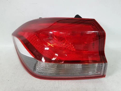Left rear tail light assembly compatible with Hyundai i30 2016, genuine OEM replacement part 92401 G3000