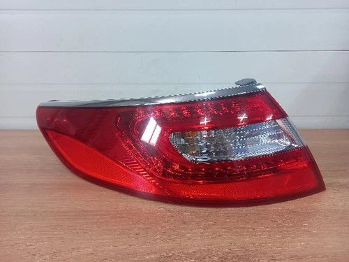 Left rear combination tail light assembly compatible with Hyundai Azera 2010, genuine OEM replacement part 92401 3L500
