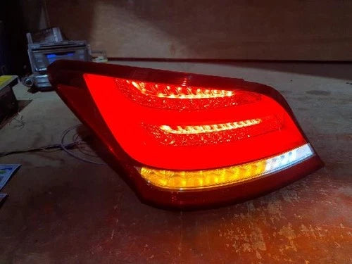Left rear tail light assembly compatible with Hyundai Equus 2013, genuine OEM replacement part 92401-3N500