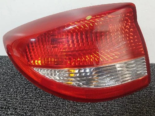 Rear tail light assembly Kia Sorento 2003 OEM 92401 FD000