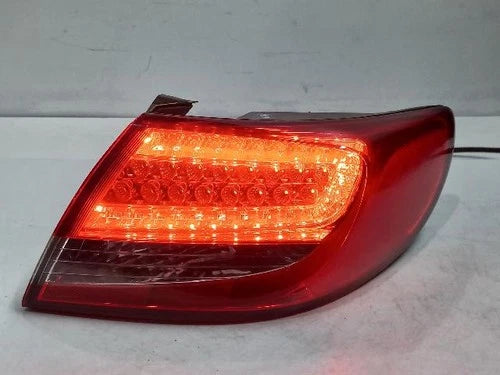 Right rear combination tail light assembly OEM 924023L500 compatible with Hyundai Azera 2011