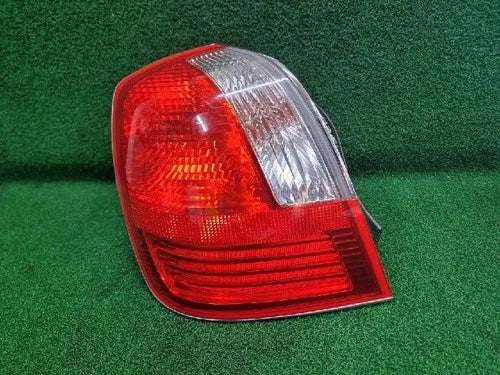 Left rear tail light assembly compatible with Hyundai Azera 2002, genuine OEM replacement part 92405 39500