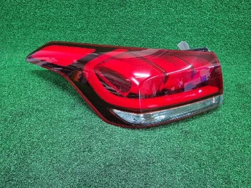 Left rear combination tail light assembly compatible with Hyundai DH 2015, genuine OEM replacement part 92401-B1000