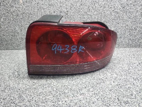 Right rear tail light assembly compatible with Hyundai EF 2001, genuine OEM replacement part 92402 3D000