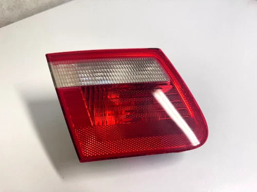 Used OEM Part - Light inner of the trunk rear left of the passenger side of the BMW Series 3 E46 Touring