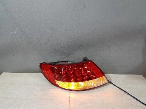 Left rear tail light assembly compatible with Hyundai Azera 2006, genuine OEM replacement part 924013L001