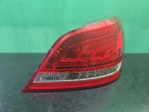 Right rear combination tail light assembly compatible with Hyundai Equus 2012, OEM 92402 3N000