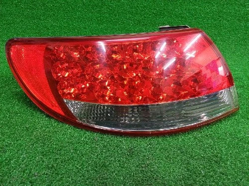 Left rear tail light assembly compatible with Hyundai Azera 2010, genuine OEM replacement part 92401-3L0