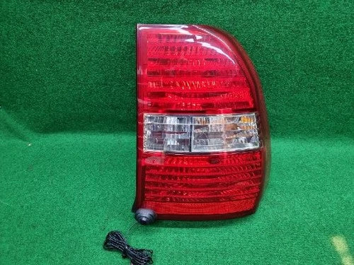 Right rear combination tail light compatible with Kia Sportage 2005, genuine OEM replacement part 92402 1F001