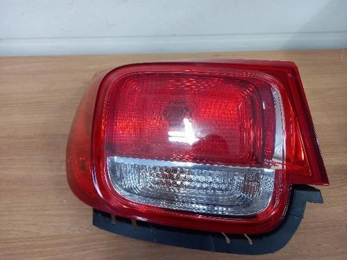 Left outer rear tail light assembly compatible with Chevrolet Malibu 2011, genuine OEM replacement part 25920375