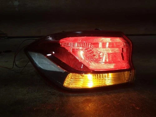 Left rear tail light assembly compatible with Hyundai i30 2018, genuine OEM replacement part 92401 G3000