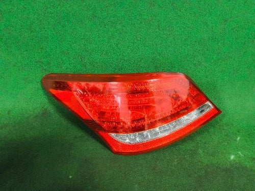 Left rear tail light assembly compatible with Hyundai Equus 2010, genuine OEM replacement part 924013N010