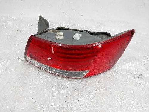 Refacción OEM Usada - Faro/Calavera derecho trasero combinado para Hyundai 2008 - OEM 924023K0