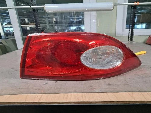 Luz trasera / calavera combinada Kia 2006 (lado derecho) OEM 924022G0