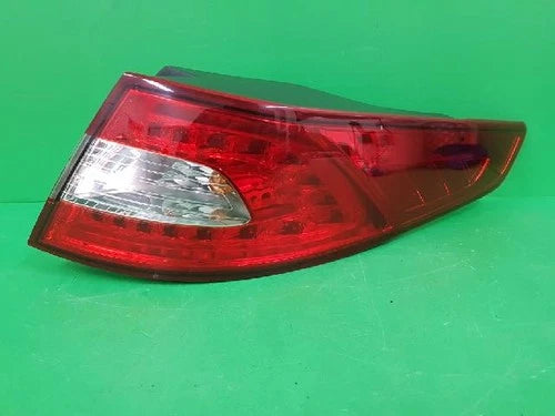 Right rear tail light assembly compatible with Kia Optima 2011, genuine OEM replacement part 924022T100