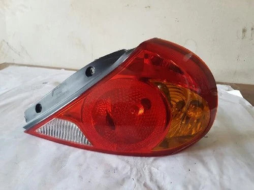 Kia Spectra 2003 Right rear combination tail light assembly OEM 0K2N1 51150A