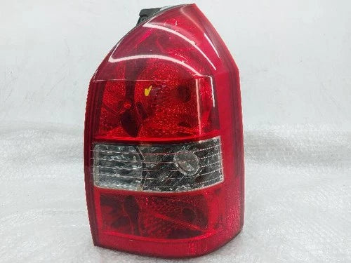 Right rear combination tail light assembly OEM 92402-2E0 compatible with Hyundai Tucson 2004