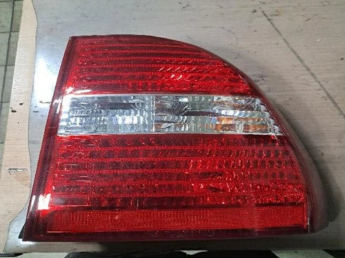 Right rear tail light compatible with Kia Sportage 2005, genuine OEM replacement part 924021F0