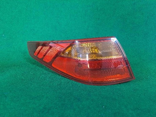 Left rear combination tail light compatible with Kia K5 2015, genuine OEM replacement part 924012T500