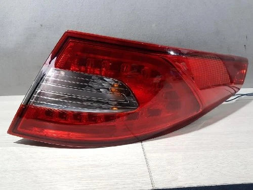 Right rear combination tail light assembly compatible with Kia K5 2011, genuine OEM replacement part 924022T100