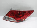 Right rear combination tail light assembly OEM 92402 1R000 compatible with Hyundai Accent 2011