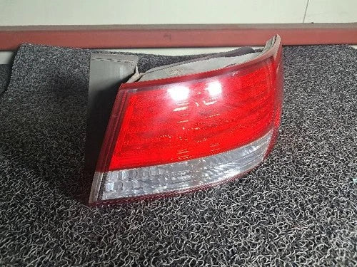 Right outer rear tail light assembly compatible with Hyundai NF 2008, genuine OEM replacement part 92402 3K540