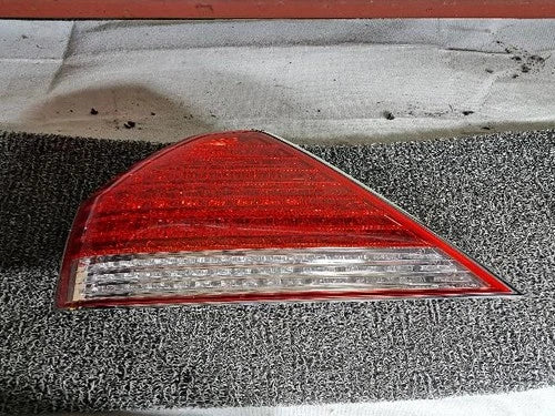 Left rear tail light assembly compatible with Hyundai Equus 2005, genuine OEM replacement part 924013B5