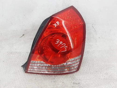 Right rear combination tail light assembly OEM 92402 2D500 compatible with Hyundai Elantra 2006