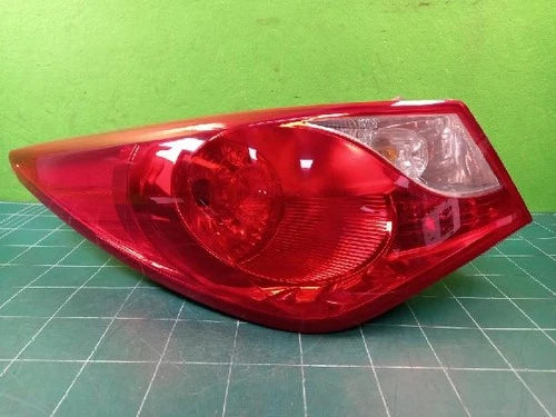 Refacción OEM Usada - Conjunto de luz exterior trasera combinada Hyundai 2016 (izquierda) OEM 92401 3S010