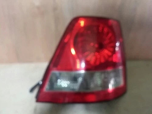 Right rear combination tail light assembly compatible with Kia Sorento 2003, genuine OEM replacement part 924023E000