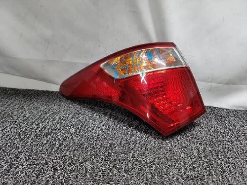 Left rear tail light assembly compatible with Hyundai Veracruz 2008, genuine OEM replacement part 92401 3J000