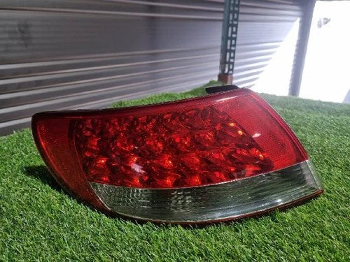 Left rear combination tail light assembly compatible with Hyundai Azera 2007, genuine OEM replacement part 92401 3L001