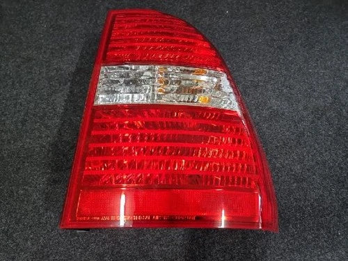 Right rear tail light assembly compatible with Kia Sportage 2007, genuine OEM replacement part 92402 1F003