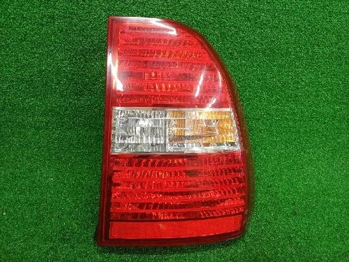 Right rear tail light assembly compatible with Kia Sportage 2007, genuine OEM replacement part 92402-1F0