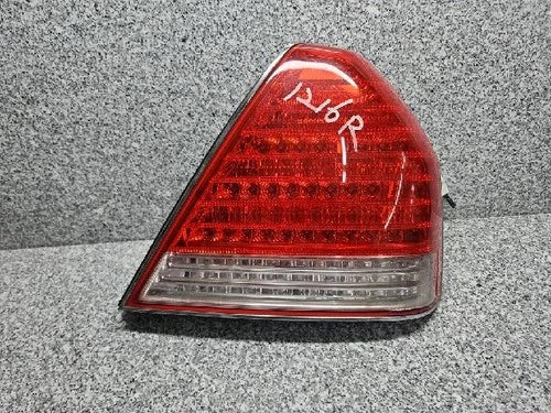Right rear tail light assembly compatible with Hyundai Equus 2006, genuine OEM replacement part 92402 3B501