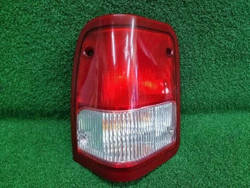 Left rear tail light assembly compatible with Hyundai 2 2000 OEM HR804 525