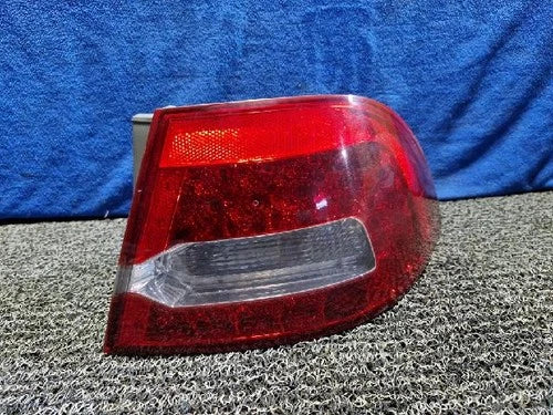 Right rear combination tail light assembly OEM 92402 2G500 compatible with Kia LPI LX20 2009