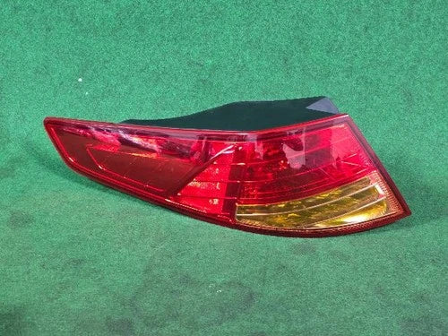Left rear combination tail light assembly compatible with Kia K5 2013, genuine OEM replacement part 924012T100