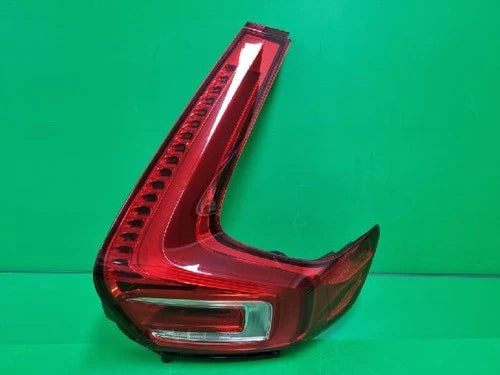 Used OEM Part - Rear tail light right (outer) for Volvo XC40 2021 (genuine OEM replacement part 31446791)