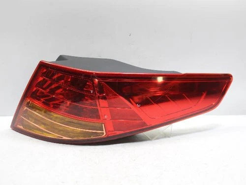 Right rear combination tail light assembly OEM 92402 2T000 compatible with Kia K5 2013