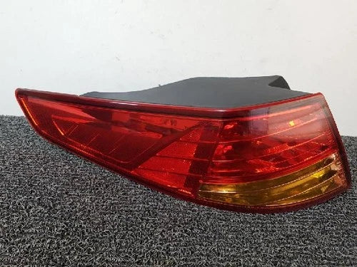 Left rear combination tail light assembly compatible with Kia K5 2011, genuine OEM replacement part 92401 2T000