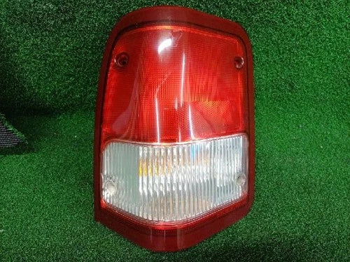Hyundai 2 1997 Left rear combination tail light assembly OEM HR804 525